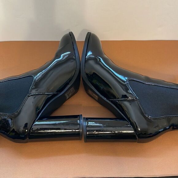 Forever 21 Vegan Patent Leather Booties - Picture 4 of 8